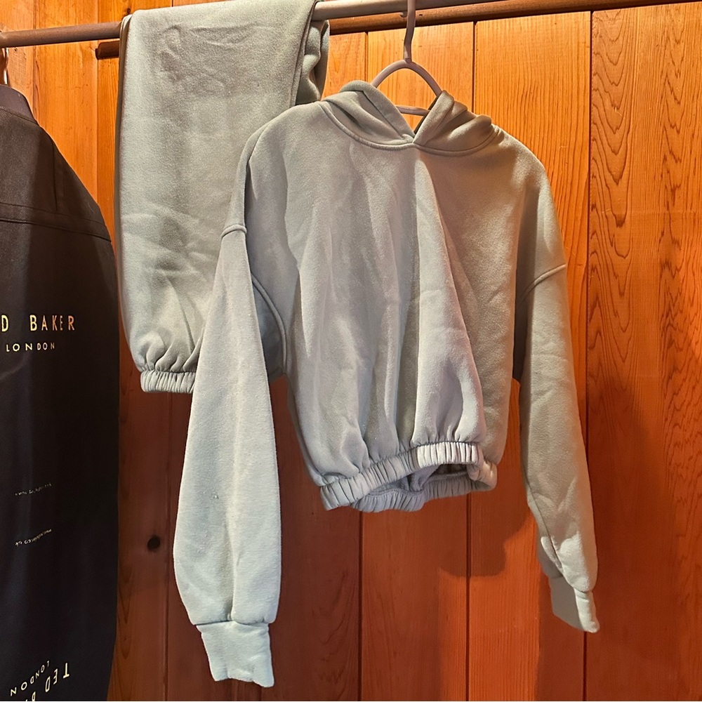 SWEATSUIT